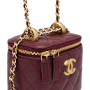 Сумка Classic Burgundy Lambskin Pearl Crush Mini Vanity Case B77890 F56480 BN830