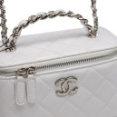 Сумка Classic White Lambskin Pearl Crush Vanity Bag Silver B77890 F56480 WH630