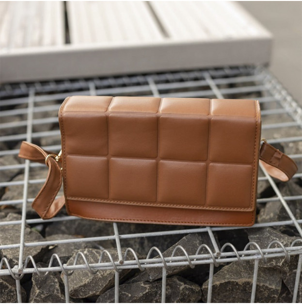 Bag Padded Cassette Brown