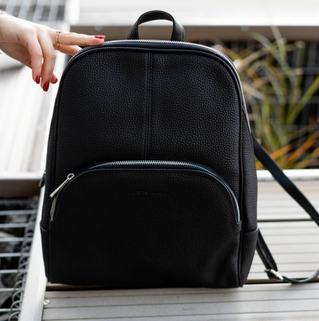 Рюкзак Aron Essence Black